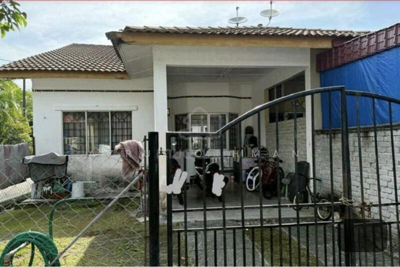 1-storey Terraced House at Taman College Heights - 1