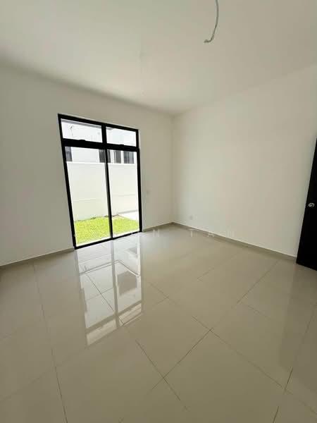 RESIDENSI BOTANI 3 - 5