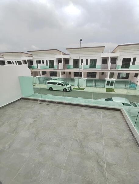 aurora residence mount austin - 3