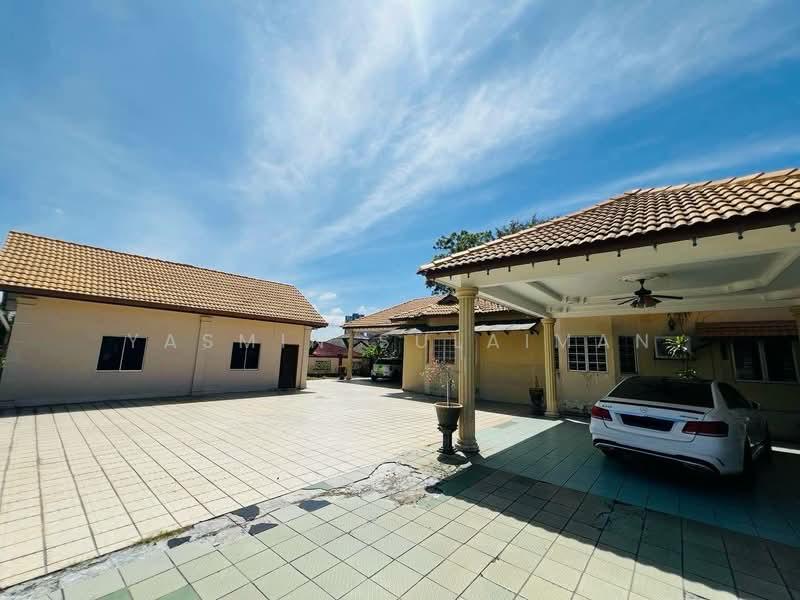 RENOVATED Double Storey Bungalow, Bangi Hills - 5