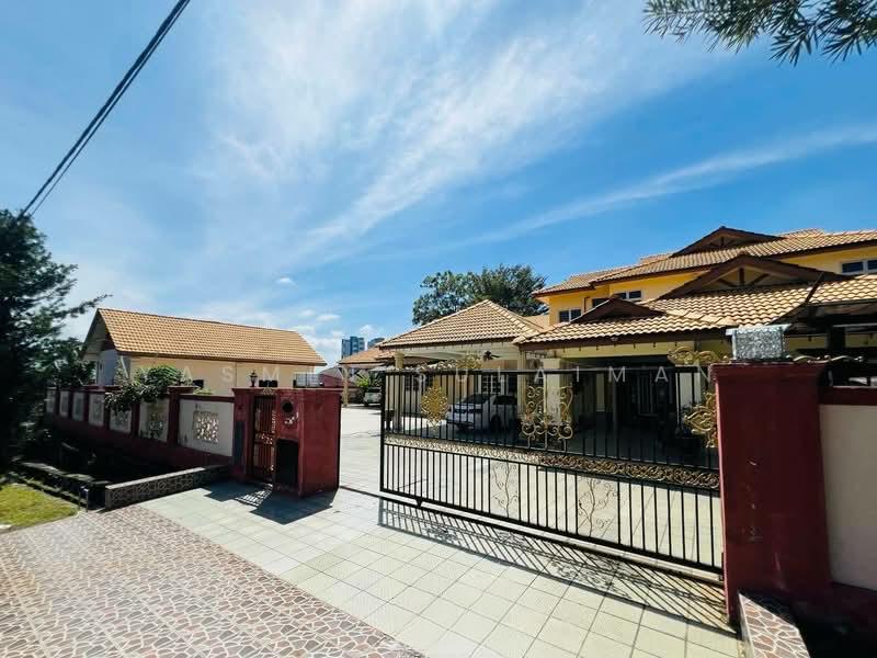 RENOVATED Double Storey Bungalow, Bangi Hills - 3