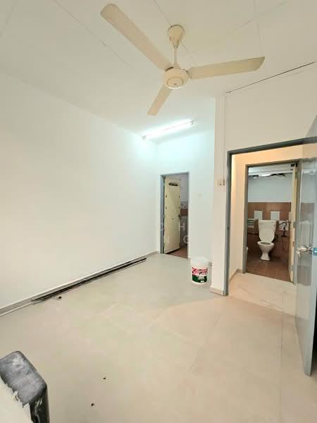Flat Bukit Indah - 4