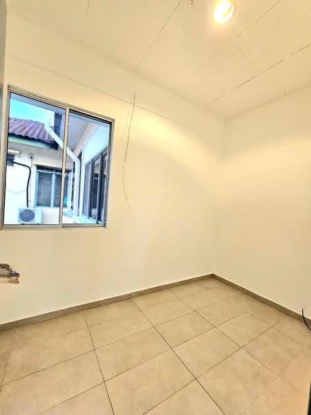Flat Bukit Indah - 5