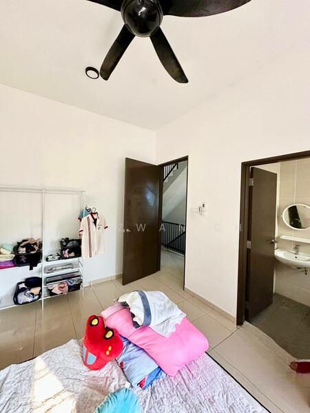 Myra Meranti - 4