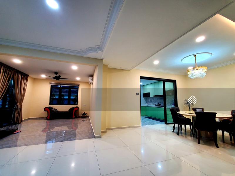 2 storey Corner, Lake Edge Puchong - 2