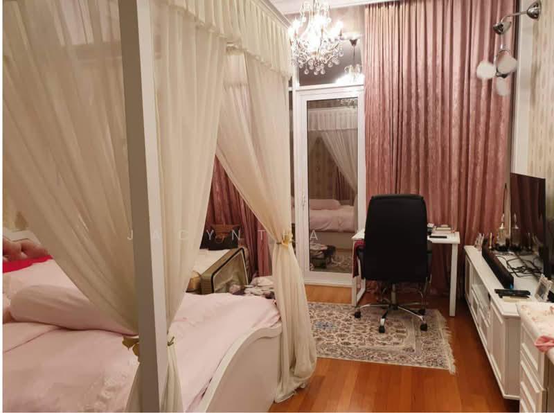 8 Gurney (The Shore Condominium) - 4