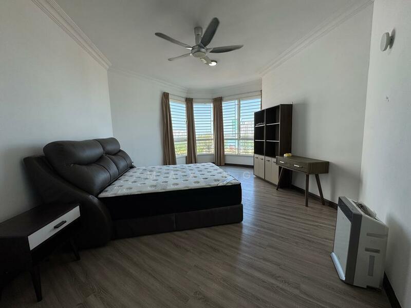 Gurney Beach Resort - 4