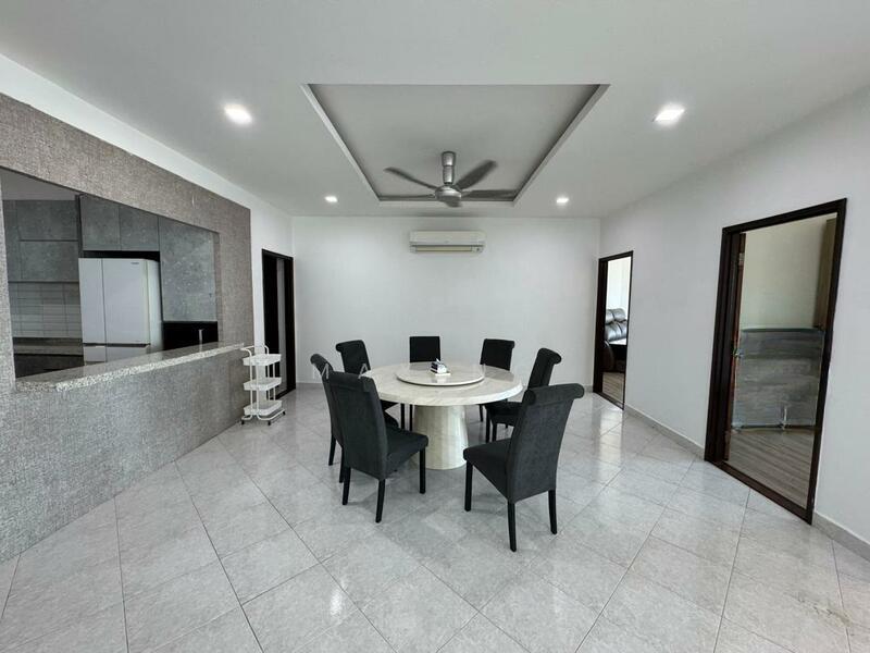 Gurney Beach Resort - 5