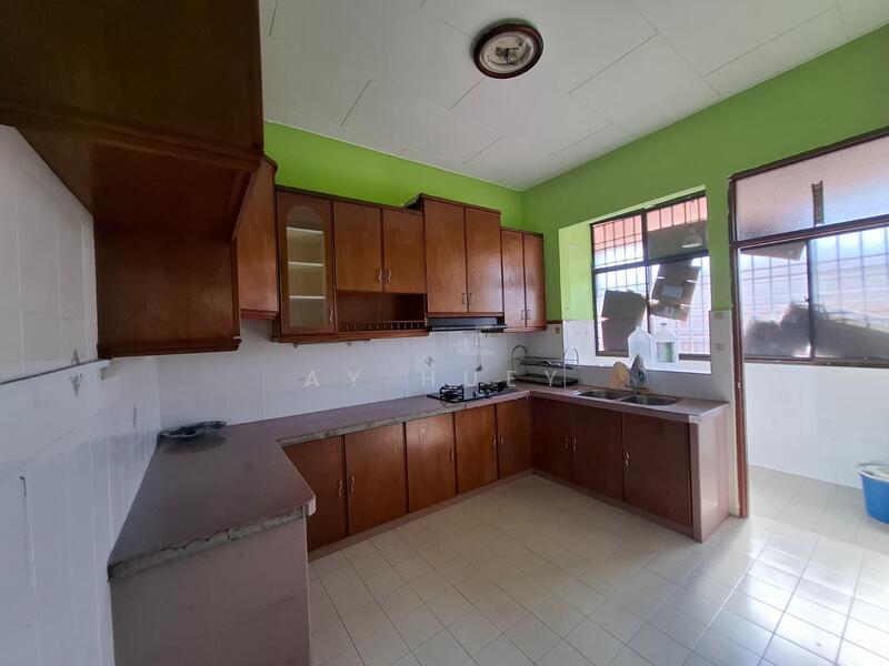 Townhouse - Upper Floor @ Lorong Kenari, Sungai Ara (Desaria) - 3