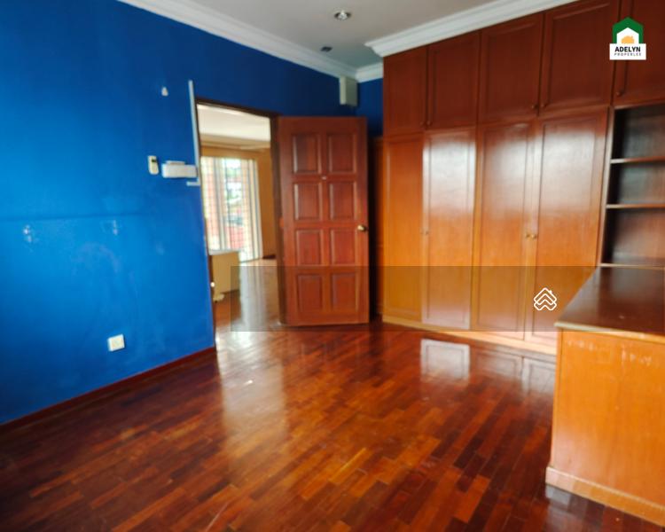 Semi-D house at Cheras - 5