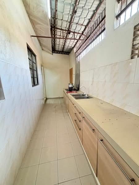 Taman Sri Putri - 4
