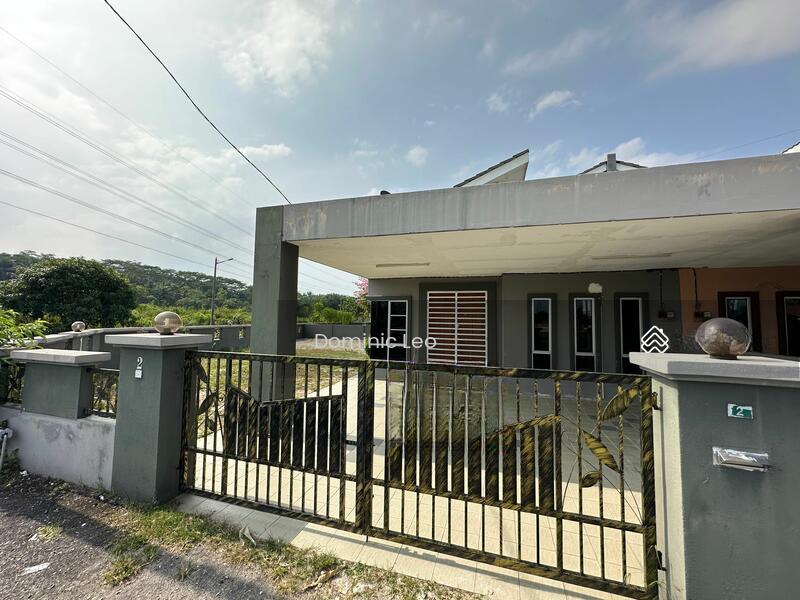 Semi-D house at Klebang - 1