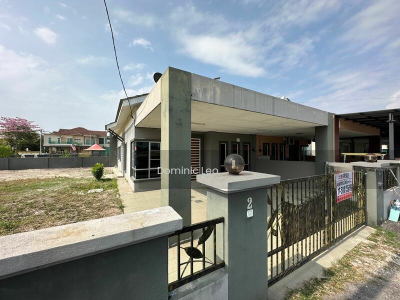 Semi-D house at Klebang - 4