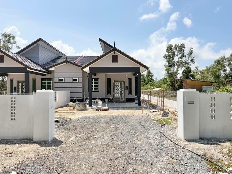 Kg Pinang Merah, Paka, Dungun - 1