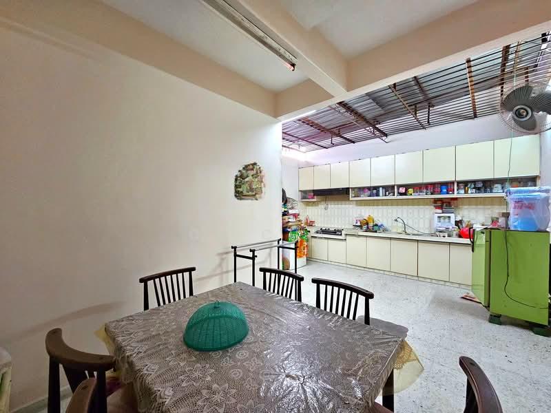 BUKIT DUMBAR, JELUTONG - 4