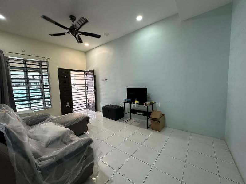 Lahat Double Storey Terrace House Partial Furnished For Sale - 1