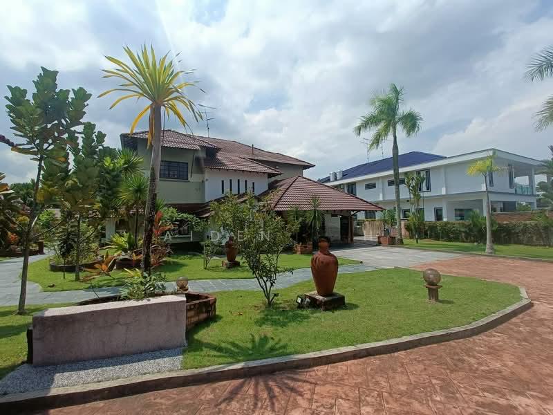 Bandar Putra Palm Villa Golf Resort Kulai Gate A Bungalow - 1