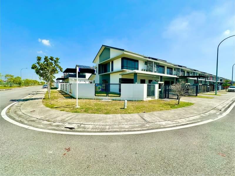 Bandar Bukit Raja : Lumira - 2