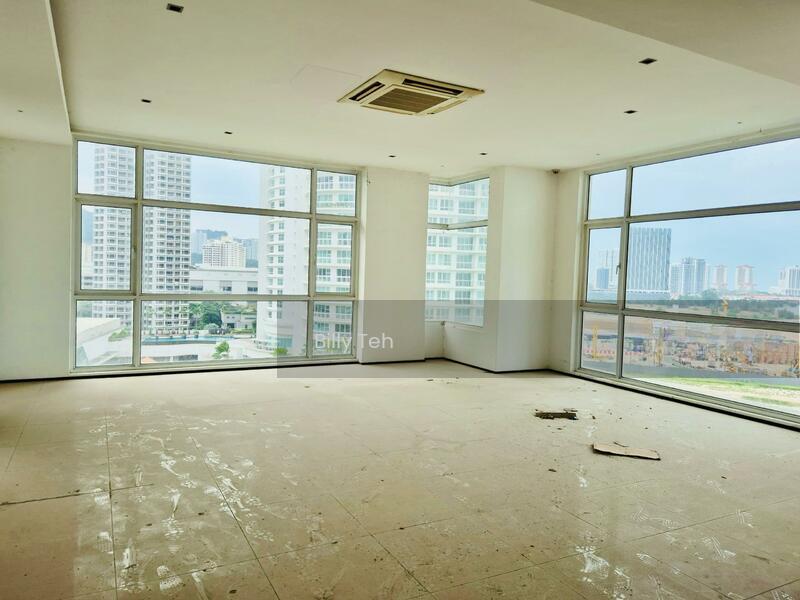 The L.O.O.C Residence - 5