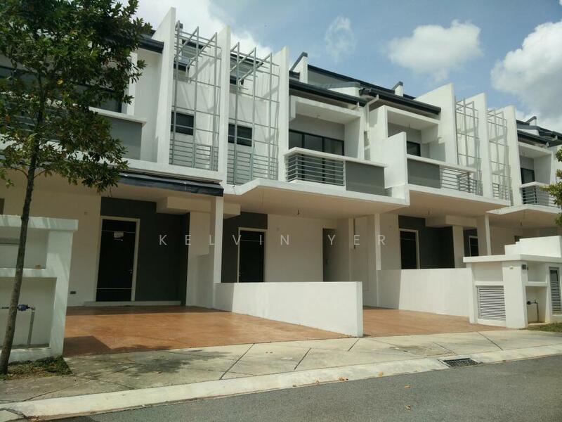 Double Storey Terrace Lake Club ParkHome Perdana Jaya Mutiara Rawang - 3