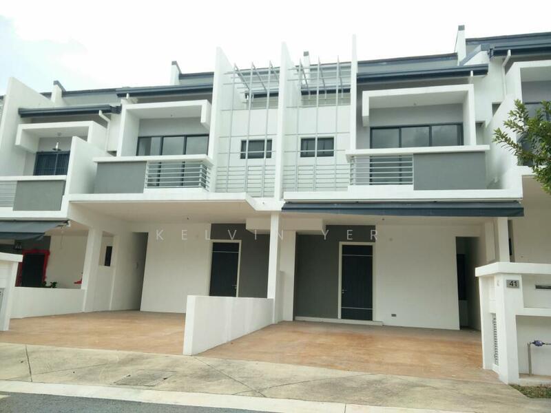 Double Storey Terrace Lake Club ParkHome Perdana Jaya Mutiara Rawang - 2