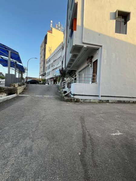 Johor Town Kebun Teh Shop Lot - 4