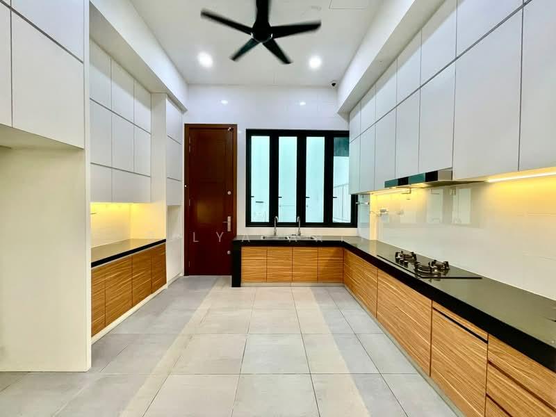 Country Heights Damansara - 4