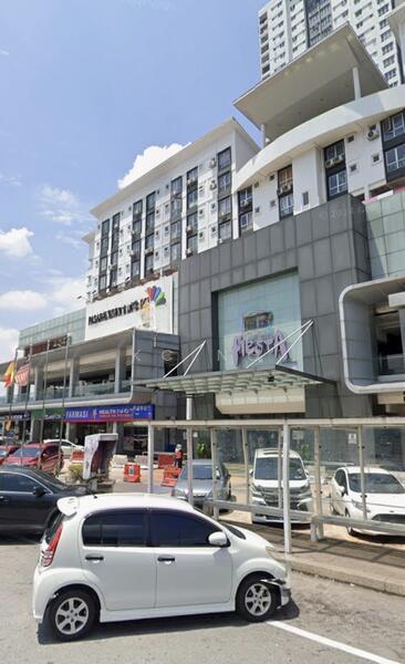 Axis Atrium - 4