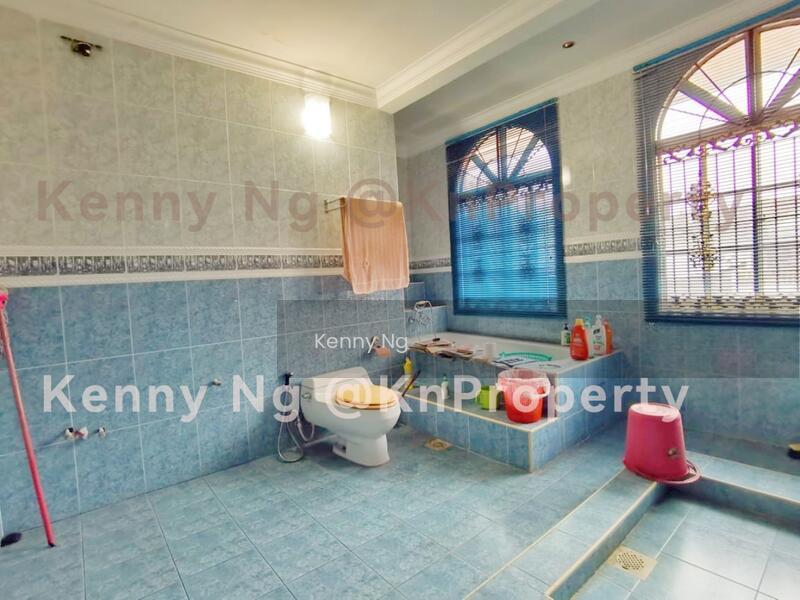 Taman Bukit Kempas - 5