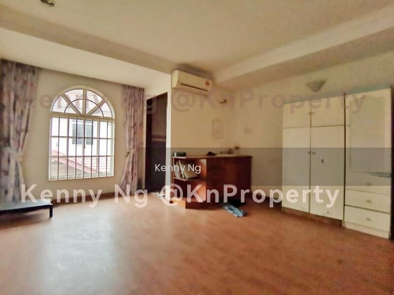 Taman Bukit Kempas - 3