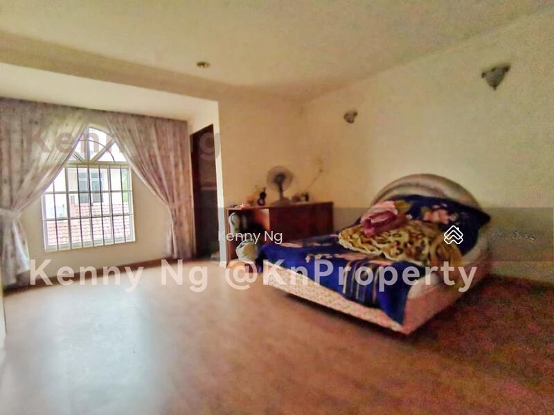 Taman Bukit Kempas - 4