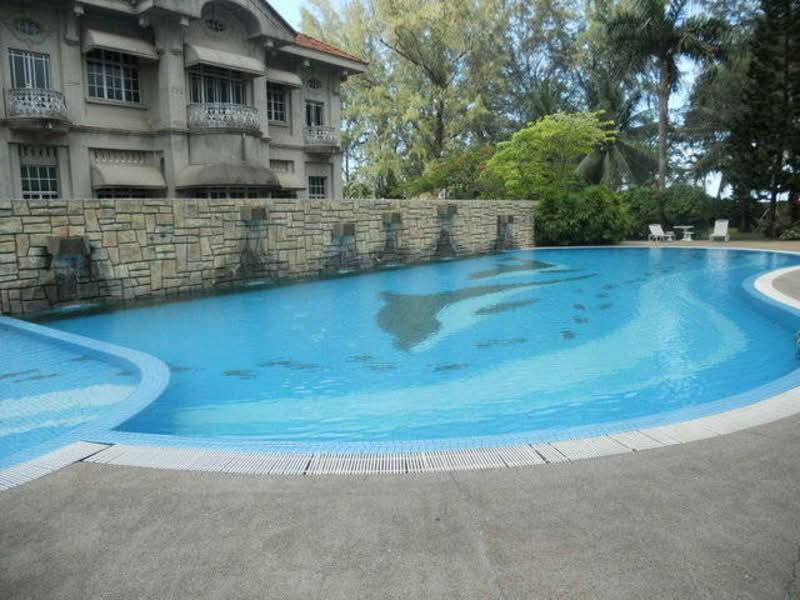 Gurney Beach Resort - 4