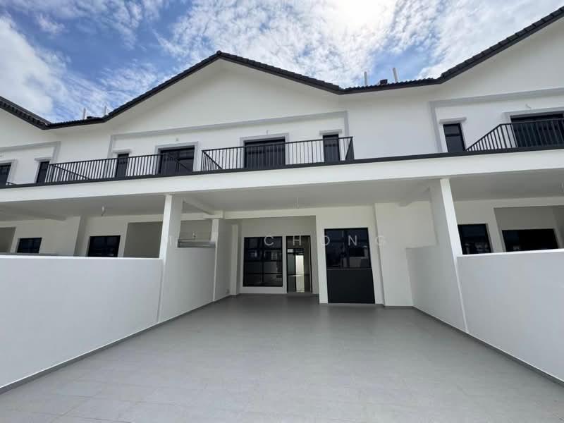 Iskandar Puteri, 2-Storey Cluster House For Sale - 1