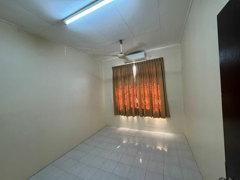 Taman Puteri Wangsa - 4