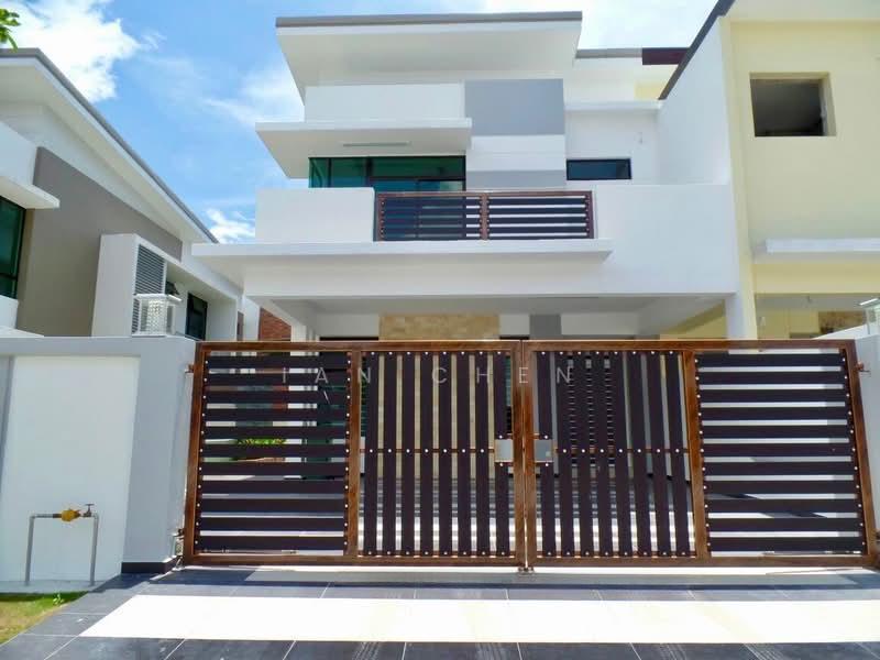 Promenade @ Taman Ungku Tun Aminah - 1