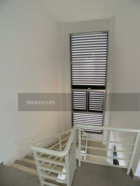 Merdu Idaman, Jalan Seroja - 3