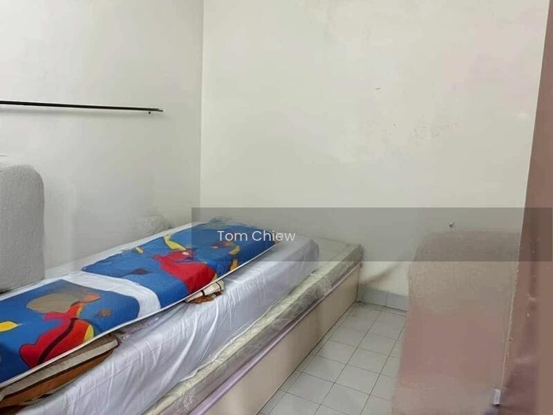 Taman Johor Jaya - 4