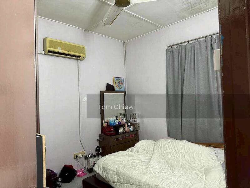 Taman Johor Jaya - 5