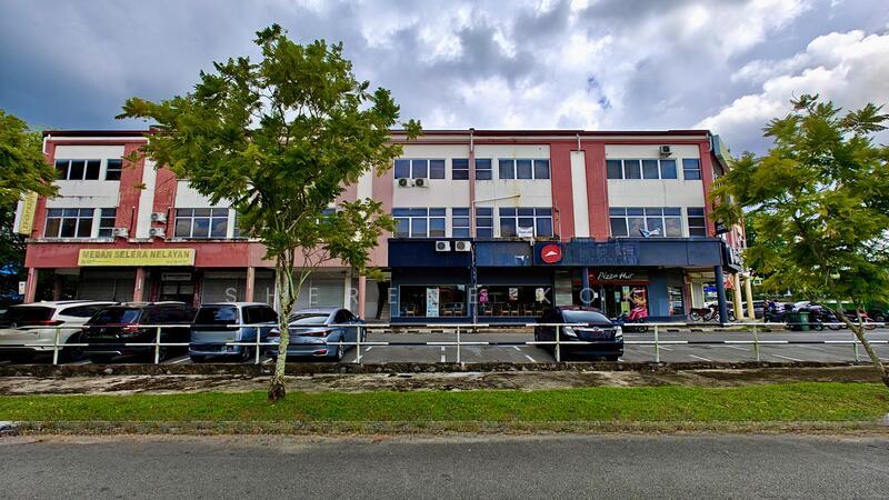 3 Storey Shop Intermediate @ Kota Sentosa 7th Mile - 4