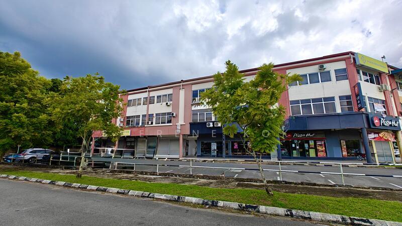 3 Storey Shop Intermediate @ Kota Sentosa 7th Mile - 5
