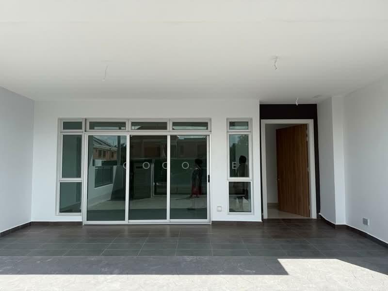Iconia Garden Residence - 2