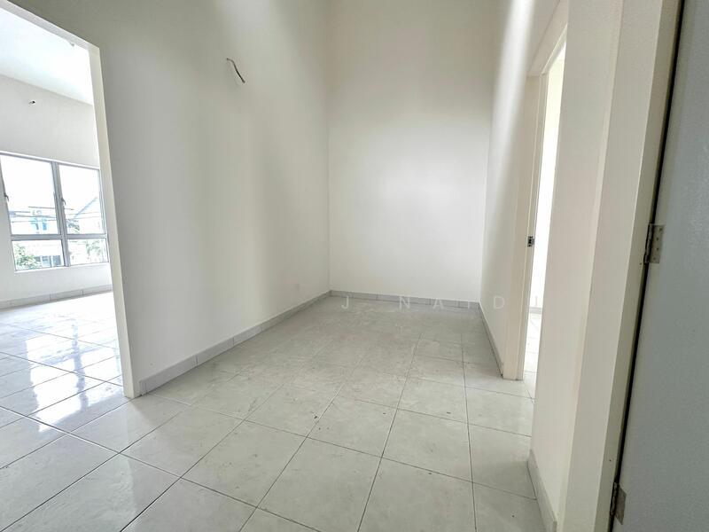 2-storey Terrace House at Bandar Puncak Alam - 4