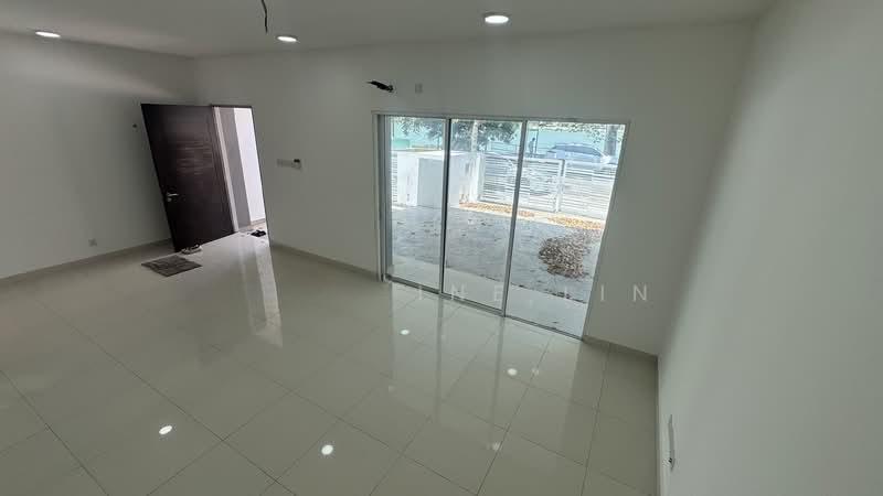 Delora Bandar Bukit Raja - 2