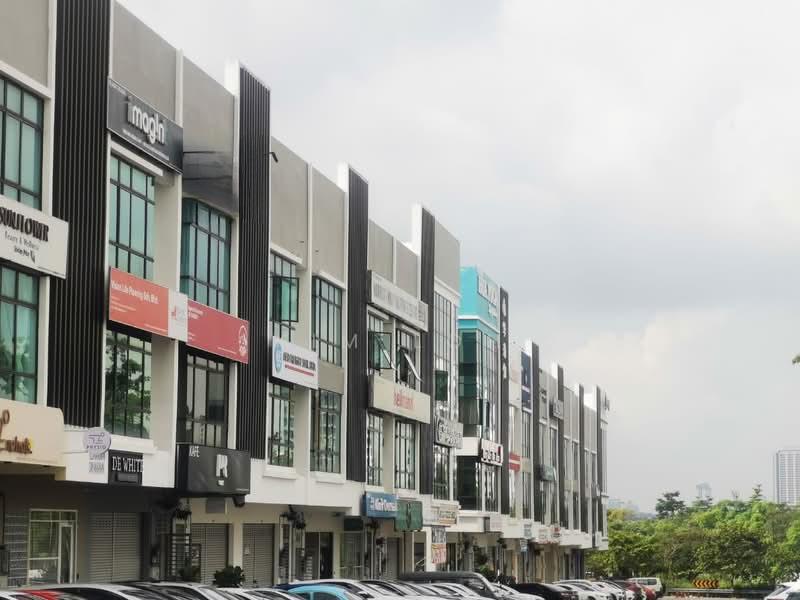 3 Storey Shoplot with Lift Jalan Ponderosa Taman Ponderosa Johor Bahru - 1