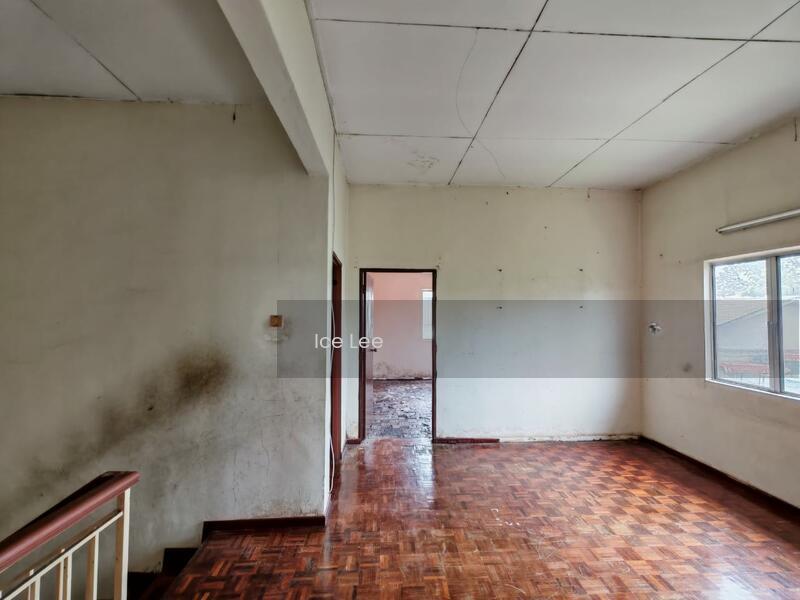 Behind NSK,Taman sentosa,taman mesra Klang Semi-D - 2