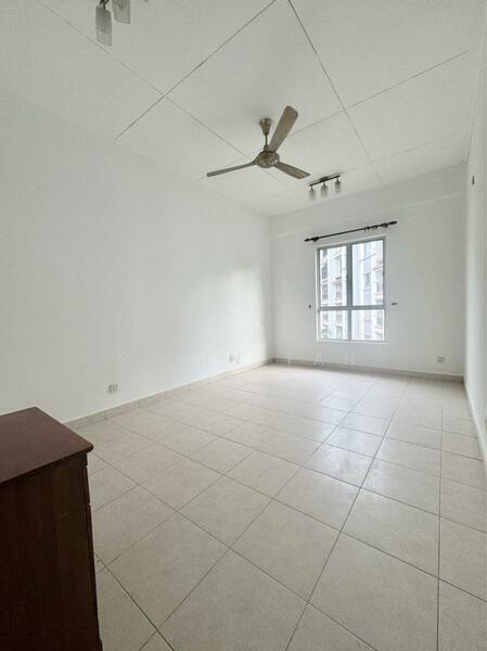 Lakes Condominiums / Pangsapuri Tasik - 2