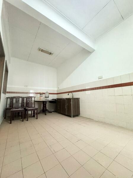 Lakes Condominiums / Pangsapuri Tasik - 3