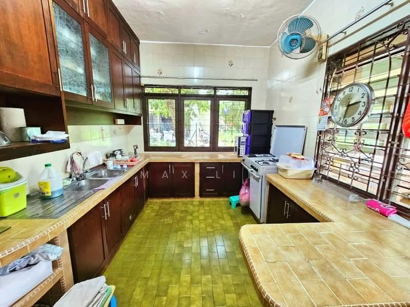 2 Storey Bungalow @ Kebun Bunga Pulau Tikus - 3