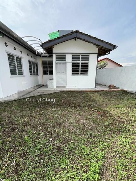 Semi-D house at Georgetown - 4