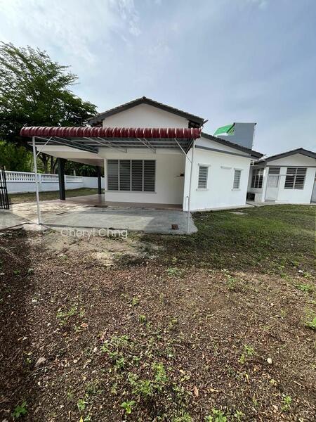 Semi-D house at Georgetown - 2